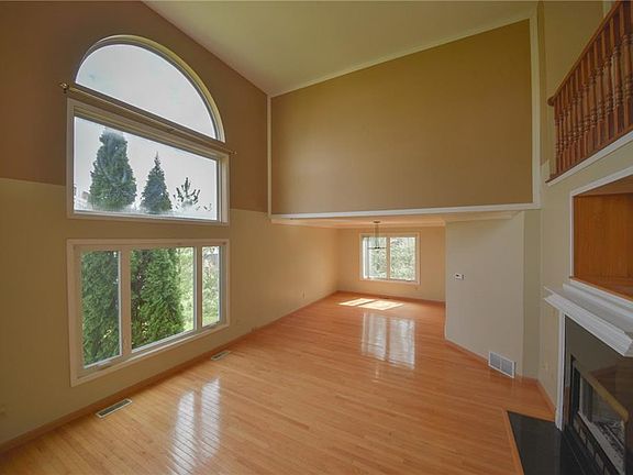 2nd image of 822 Savannah Trl