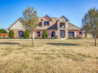 836 London Ln, Crowley, TX 76036