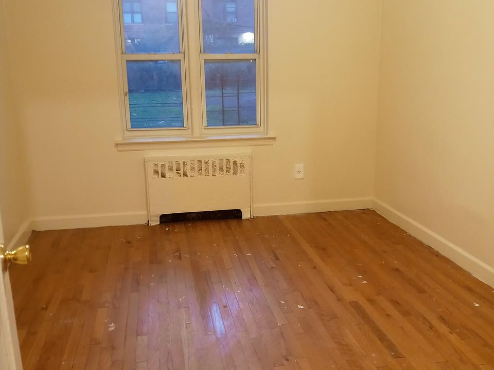 1st image of 9132 195th St APT 1J
