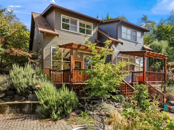6000 17th Avenue SW #G13, Seattle, WA 98106