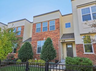 918 Station Blvd, Aurora, IL 60504