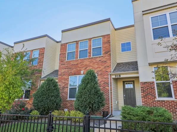 918 Station Blvd, Aurora, IL 60504