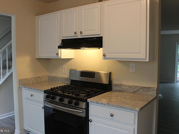 2nd image of 6428 Gildar St