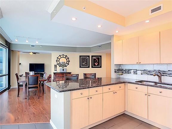 4th image of 322 E Central Blvd Unit 1403