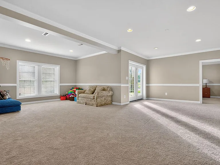 401 Hilton Head Ct — Photo 61