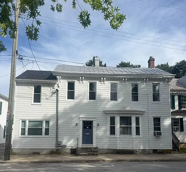 19 Park Ave #1 — Photo 1