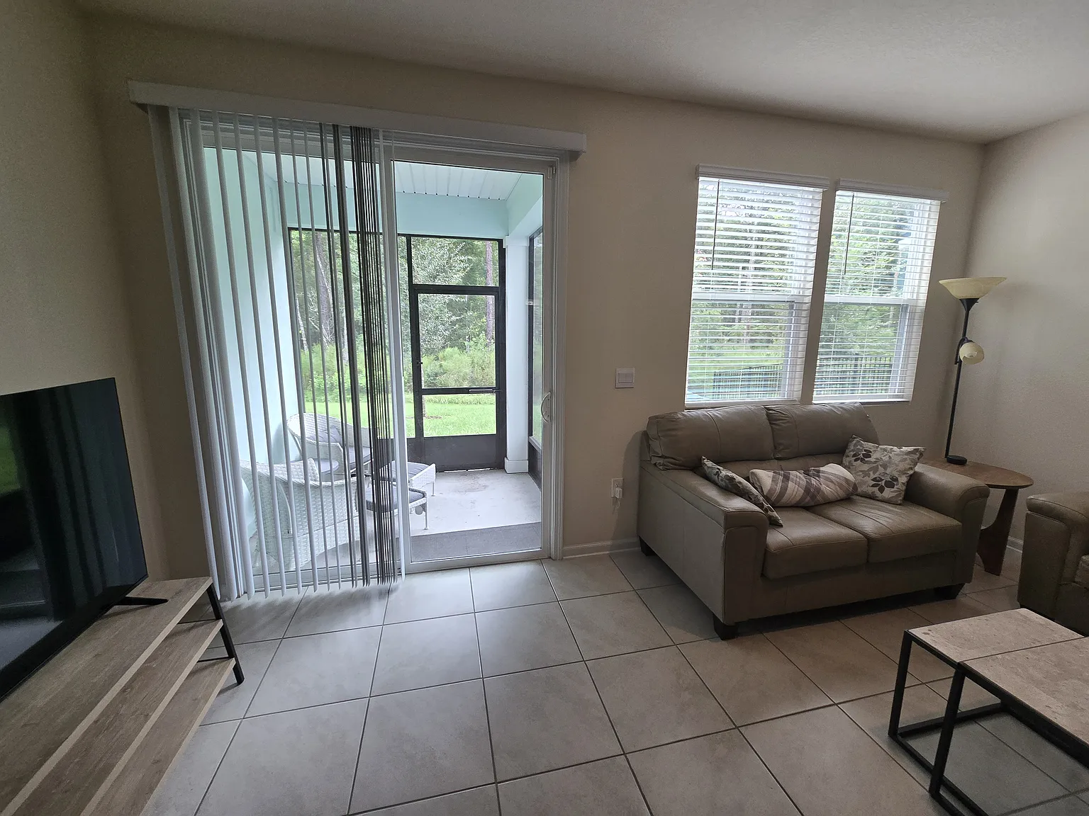 3 bed, 2.5 bath, 1722 sqft, $3,850 — Photo 4