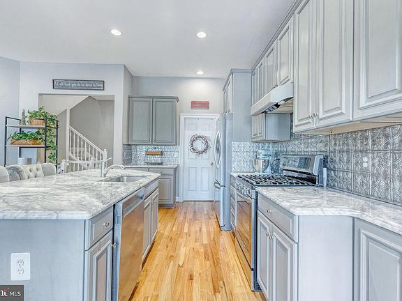5th image of 15902 Greymill Manor Dr