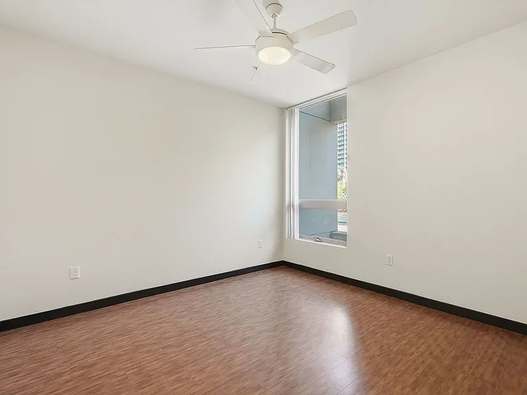Elevate Your Urban Experience! Move in before the end of the month and get 10 weeks FREE Rent! — Photo 98