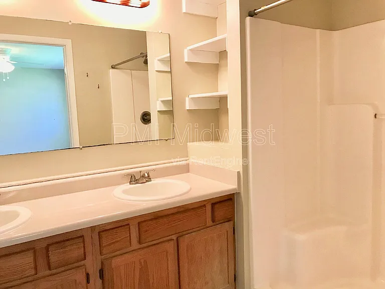 3215 Keystone Lakes Way — Photo 37