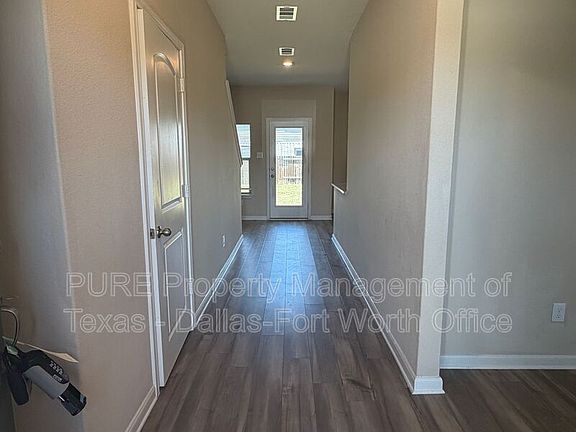 2nd image of 315 Honeysuckle Ln
