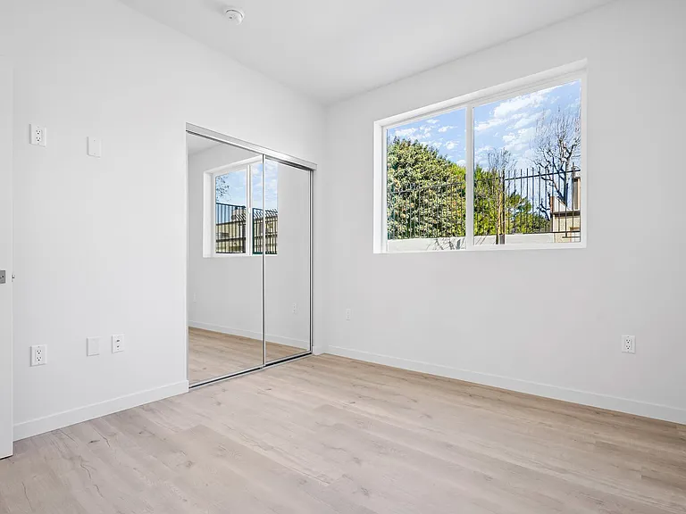 YaYa Columbus Apartments — Photo 11