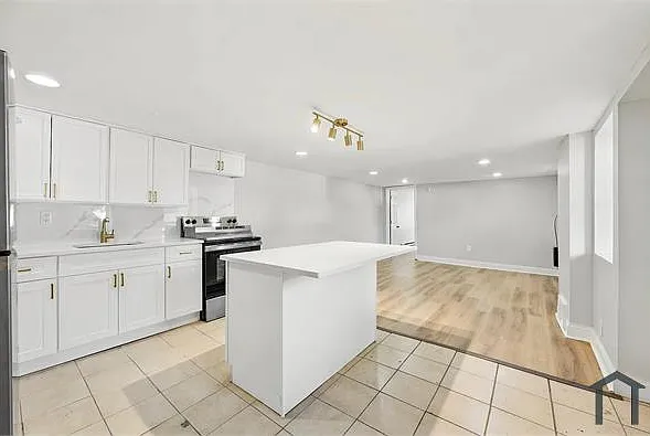 1873 E Tulpehocken St #L — Photo 5