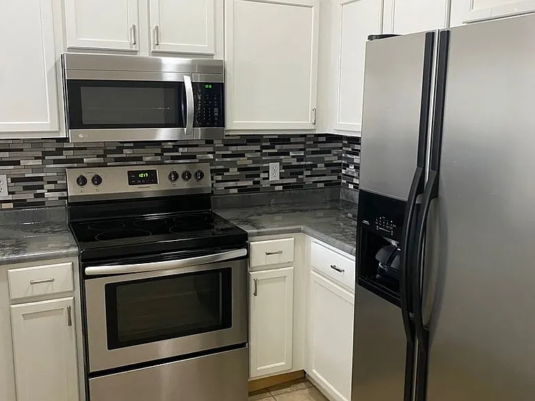 1961 N Hartford St #1185 — Photo 5