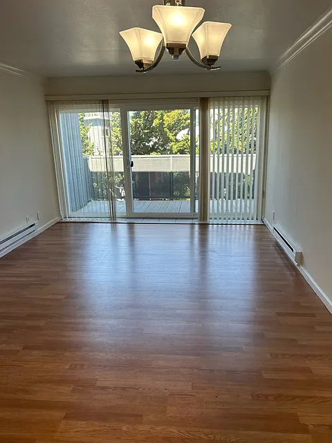 Carlmont Heights Apartments