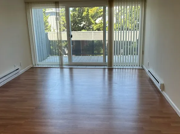Carlmont Heights Apartments