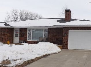 221 N Highland St, North English, IA 52316