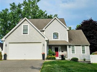 9 Homecrest St, Newington, CT 06111