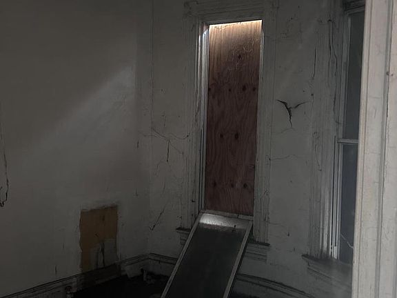 5th image of 21 S Payson St