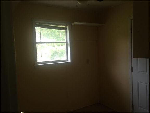 3rd image of 1310 W Pavillion St