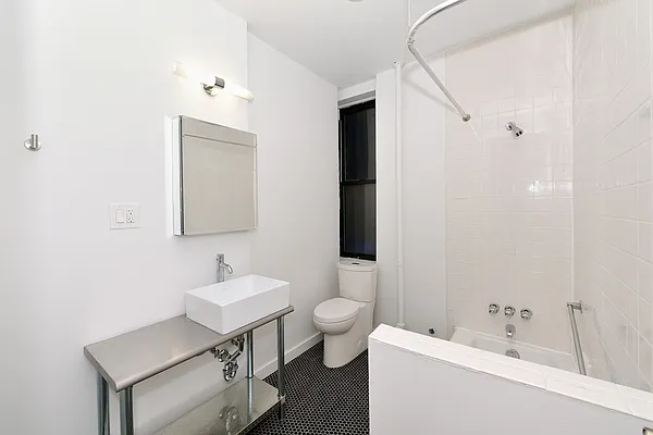 Rented by Aether Property Group | media 28