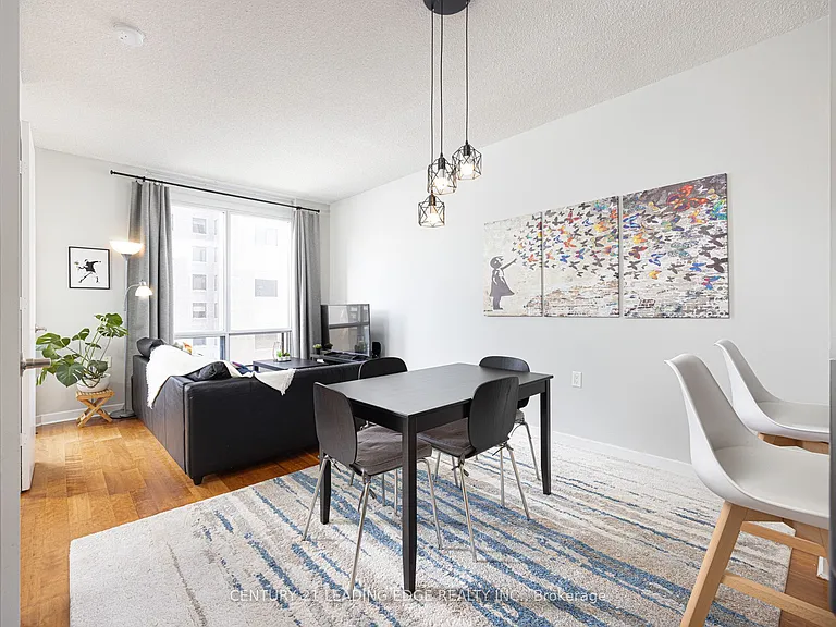 85 Bloor St E #1413 — Photo 4
