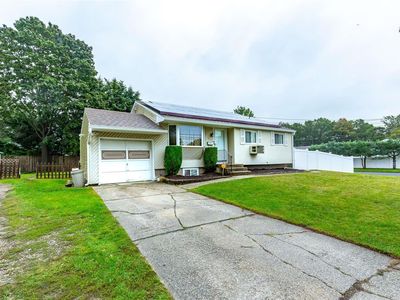 427 Mayflower Avenue, Brentwood, NY, 11717
