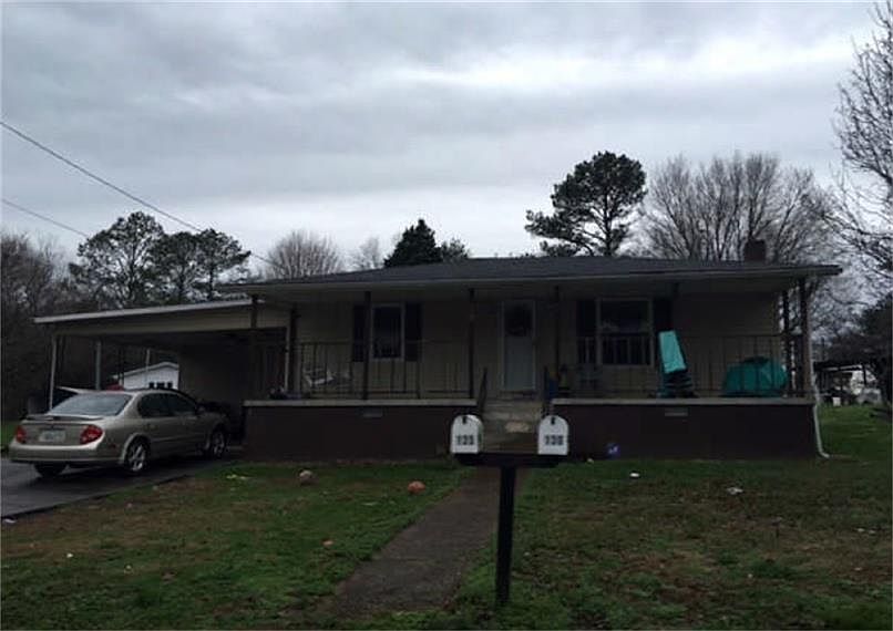 1st image of 130 Meadow Ln SE