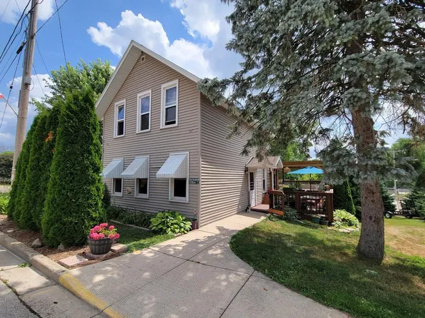 100 N River St, Lowell, WI 53557