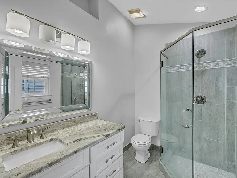 8131 Redmon Rd #B — Photo 27