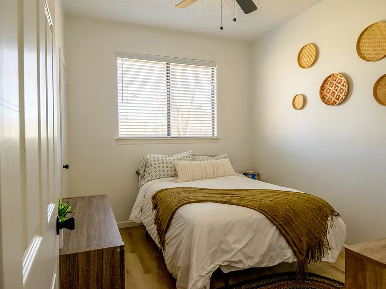 12905 Tilghman Trl — Photo 11