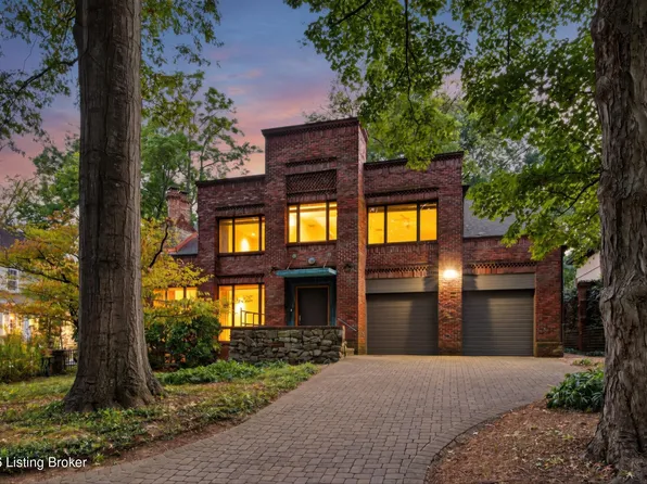 300 Penruth Ave, Louisville, KY 40207