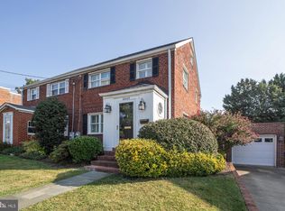 2045 N Brandywine St, Arlington, VA 22207