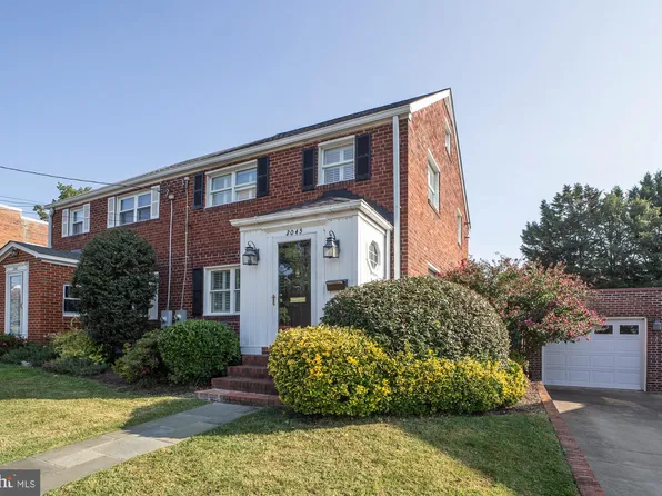 2045 N Brandywine St, Arlington, VA 22207