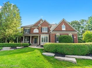 1924 Scenic Dr, Milford, MI
