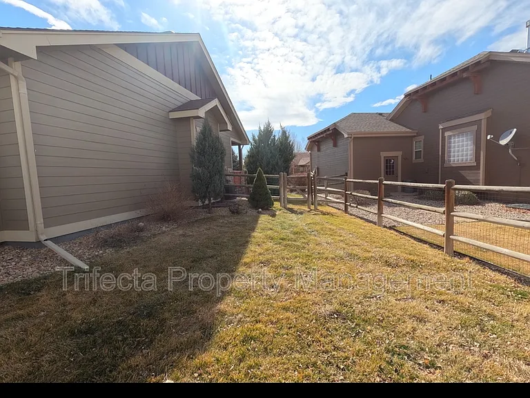 1032 Hessen Dr — Photo 30