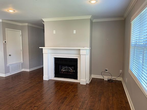 3rd image of 1120 E Lee Blvd #B108
