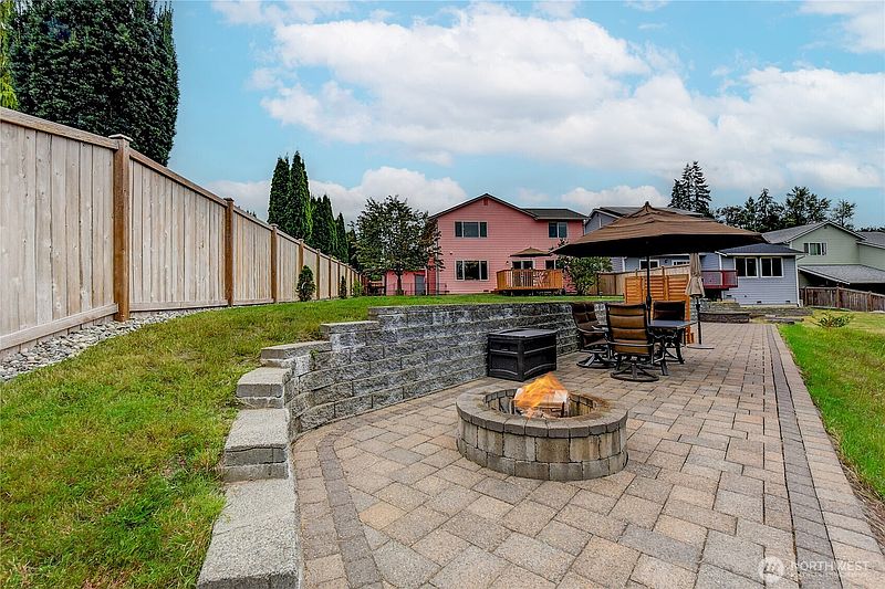 2nd image of 806 Darwins Way