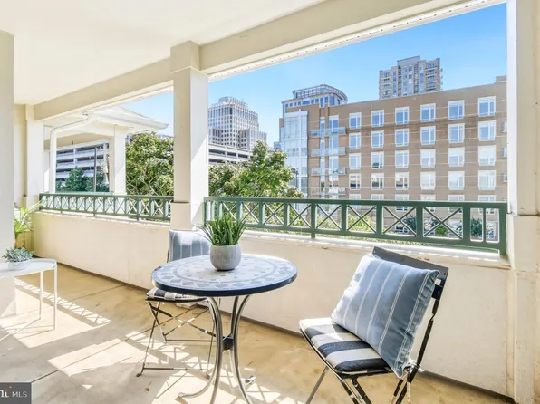 12001 Taliesin Pl APT 35, Reston, VA 20190