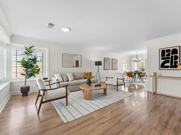 939 Chablis Ln, Vista, CA 92083