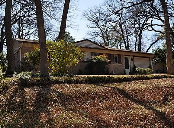 2nd image of 1902 Mimosa Dr