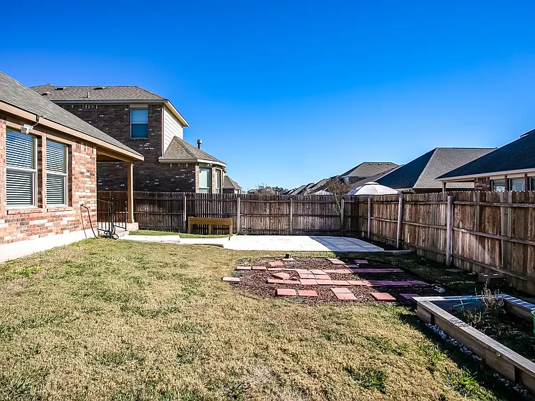 1721 Elaina Loop — Photo 28