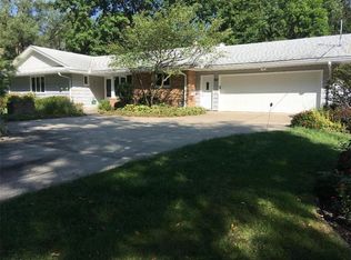 1615 Ashworth Rd, West Des Moines, IA 50265