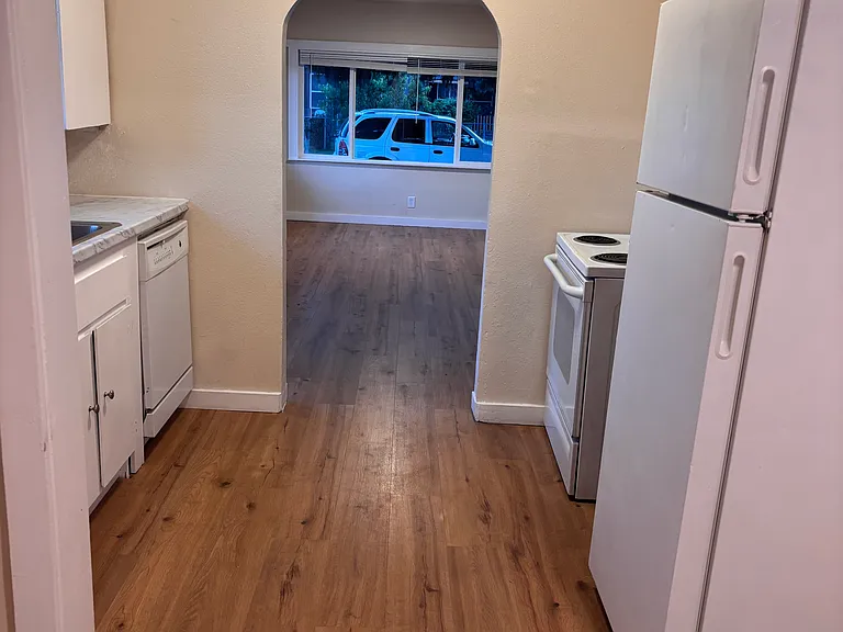 783 Floral Ct — Photo 5