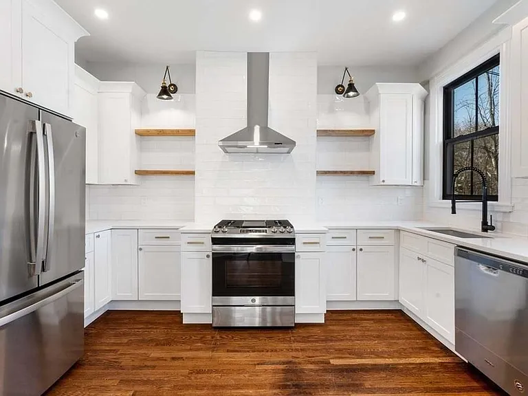 31 Monadnock St #1 — Photo 3