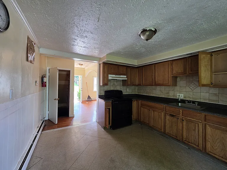15 Robart St #1-A — Photo 4