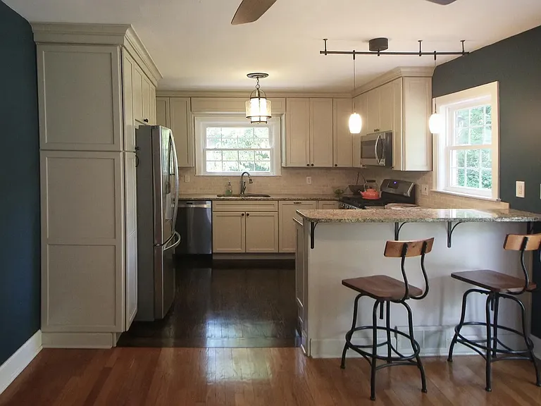 147 Jesselin Dr — Photo 4