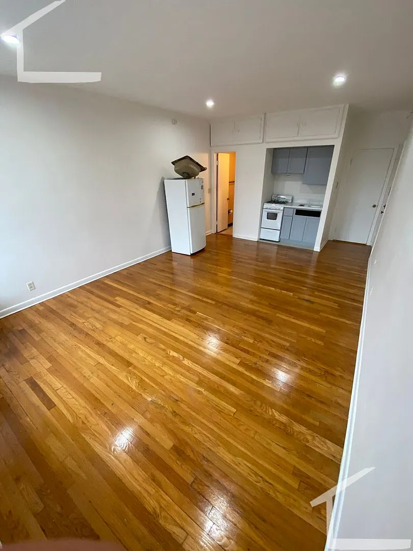 Building Photo - 153 Brighton Ave #41