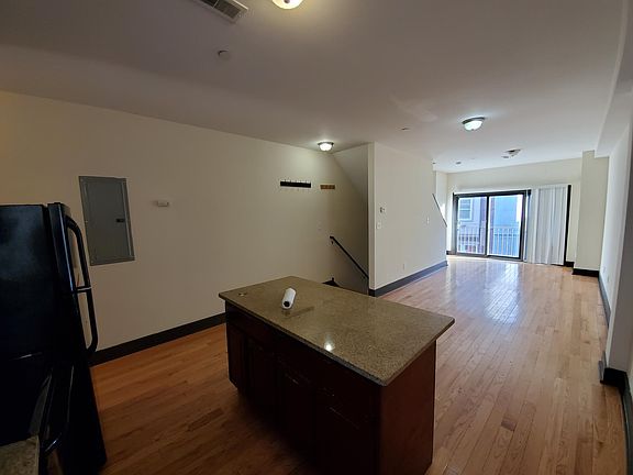 3rd image of 2031 N 19th St #1B