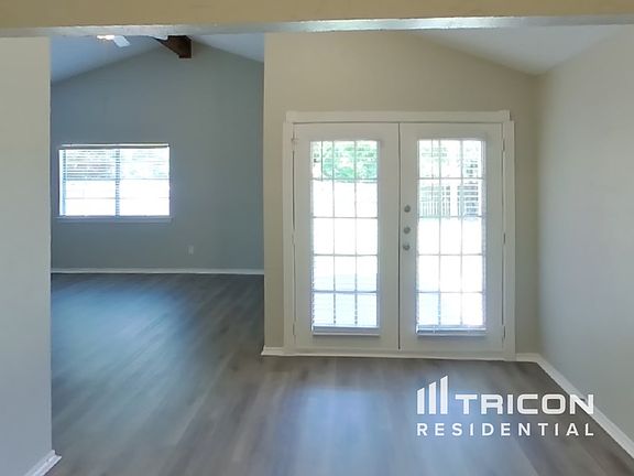5th image of 705 Barkridge Trl